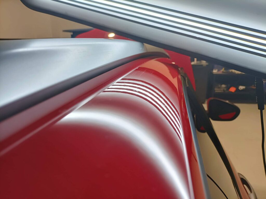 riparazione danni da grandine su montante auto dopo intervento senza verniciatura